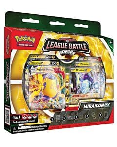 League Battle Deck VMAX Miraidon ex vs Regieleki ex - eske med byttekort og tilbehør